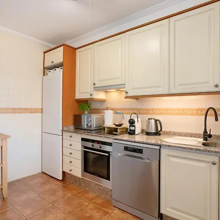 Sun & Surf Tejita בית נופש אל מדאנו