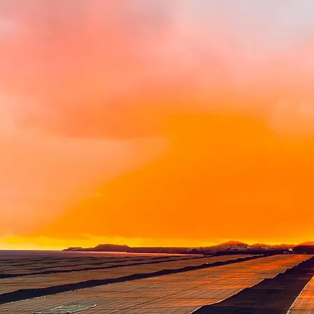 Sun & Surf Tejita בית נופש *