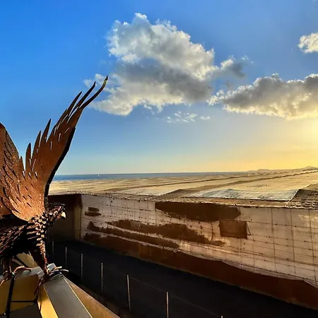 Sun & Surf Tejita بيت للعطل El Médano